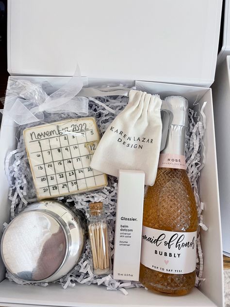 Gift Box, Bride Bach Party Favors Bridesmaid Gifts, Will You Be My Groomsmen Ideas, Bridesmade Baskets, Bridesmaid Package Ideas, Classy Bridesmaids Gifts, Simple Bridesmaid Box Ideas, Bridesmaid Proposal Jewelry Case, Bridesmaid Proposal Candles, Bridesmaid Box Ideas Packaging