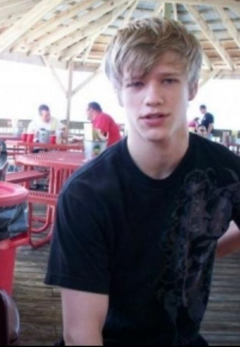 Lucas Bergvall, Lucas Till, Envy Clothing, Lucas Scott, Boy Face, Hot Actors, Indie Kids, Summer Photos, Pretty Men