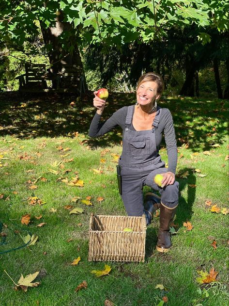 Nicole Apelian holding fresh picked apple Dr Nicole Apelian, Nicole Apelian, Apothecary Kitchen, Blood Sugar Balance, Raw Apple Cider Vinegar, Better Digestion, Complementary Medicine, Lipid Profile, Vitamins C