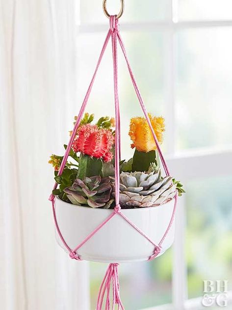 Treat your potted plants to a simple knotted sling that's a blast from the macramŽ past. #plants #diy #plantholder Diy Macramé, Diy Hanging Planter, Macrame Plant Hanger Patterns, Macrame Hanging Planter, Diy Macrame Plant Hanger, Hanging Plant Holder, Hanging Plants Indoor, Diy Plant Hanger, Hanging Succulents