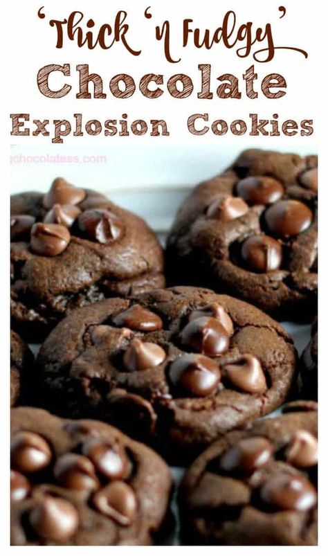 'Thick 'n Fudgy' Chocolate Explosion Cookies - That's what these cookies are...pure chocolate explosions of love. #chocolate #cookies #holidays #fudge #baking Chocochip Cookies, Crinkle Cookies, Chocolate Chocolate, Milk Chocolate Chips, Love Chocolate, Easy Chocolate, Homemade Chocolate, Cookie Monster, Vegetarian Chocolate