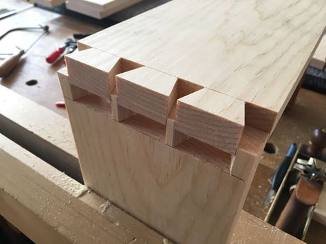 I don’t think I’ve cut a single dovetail for eight months – my work has been mostly chairs and casework that relied on other joints. So I’m a bit out of practice. When this happens and I need to cut dovetails, I quickly default to the method I use to teach students to dovetail. This... Kids Woodworking Projects, Advanced Woodworking Plans, Woodworking Chair, Passive Speaker, Wood Crafting Tools, Dovetail Joints, Unique Woodworking, Woodworking Projects For Kids, Into The Wood