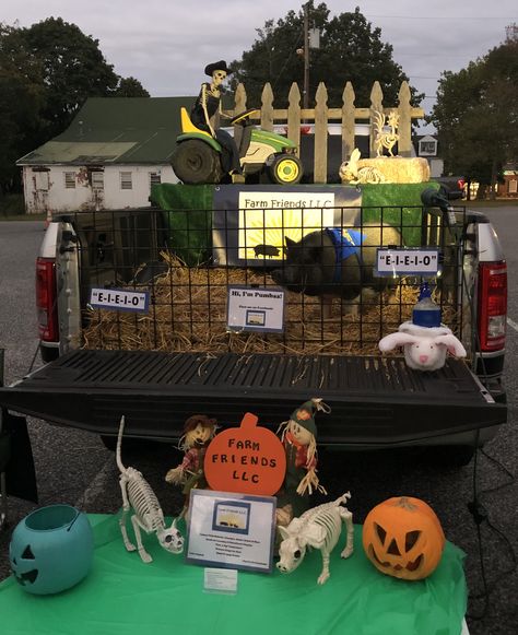 Trunk Or Treat Ideas Farm Theme, Old Mcdonald Trunk Or Treat, Ffa Trunk Or Treat, Farm Theme Trunk Or Treat Ideas, Old Macdonald Trunk Or Treat, Farm Animal Trunk Or Treat, Chicken Trunk Or Treat Ideas, Petting Zoo Trunk Or Treat, Barnyard Trunk Or Treat Ideas