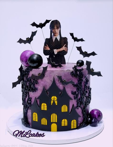 Wednesday Adams Cakes, Adams Family Cake, Wednesday Theme, Events Theme, Family Cake, Cake Kids, Adams Family, Family Theme, Halloween Cake