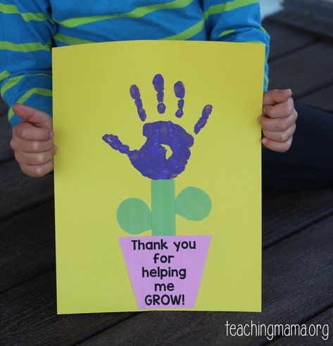 This Thank You for Helping Me Grow craft is a great gift idea for parents and teachers. Super Simple Mothers Day Crafts, Teacher Appreciation Crafts, Craft Mothers Day, Mothers Day Crafts Preschool, Easy Mother's Day Crafts, Mother's Day Projects, Teachers Day Card, Teacher Appreciation Cards, Teacher Craft