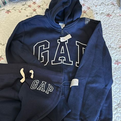 Brand New Gap Xl Sweatsuit, Navy Blue Sweat Suit Sets, Nike Hoodie Navy Blue, Blue Gap Hoodie Outfit, Gap Outfits Aesthetic, 2024 Wishlist Ideas, Gap Outfits Women, Royal Blue Clothes, Gap Tracksuit, Stockholm Clothes