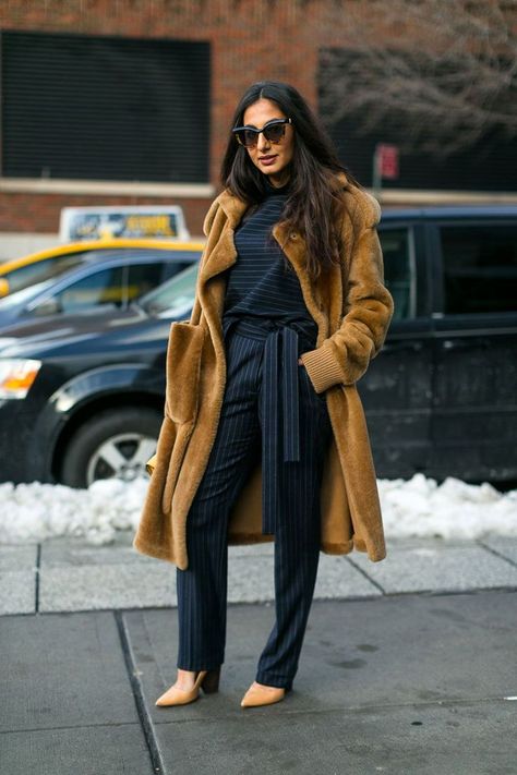 spring style #fashion #ootd Jumpsuit Outfit Ideas, Winter Mode Outfits, New York Fashion Week Street Style, Street Style 2017, Moda Paris, Jumpsuit Outfit, Cooler Look, Street Style Trends, Street Style Winter