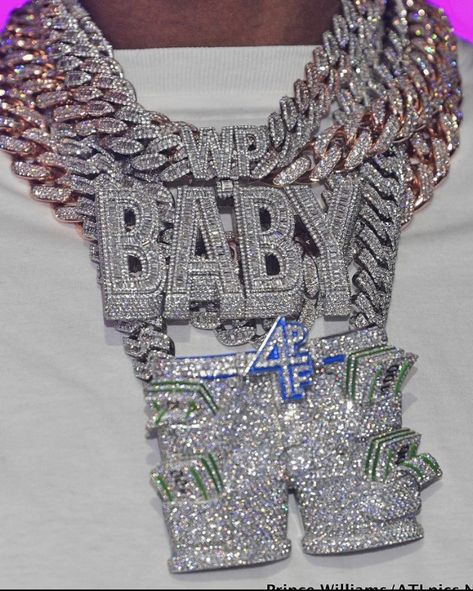 #lilbaby #rappers #rapperschains #chains #jewelry #lilbabychain #cubanlink #4pf Big Gold Chains, Stile Kylie Jenner, Chains Aesthetic, Rapper Jewelry, Mo Money, Cinnamon Girl, Expensive Jewelry Luxury, Freezer Burn, Baby Jewelry