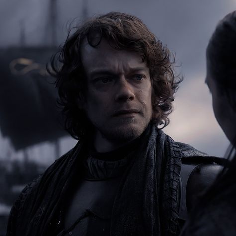 Theon Greyjoy Icons, Theon Greyjoy Aesthetic, Jon Snow Icon, Game Of Thrones Icons, Men Faceclaims, Iron Islands, Story Banner, Angel Oc, House Greyjoy