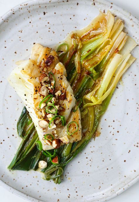 Butter-Braised Spring Onions with Flaky Cod — ross cooks things — Ross Yoder Butter Cod, Spring Onion Recipes, Butter Fish, Foraging Recipes, Onion Sauce, Spring Onions, White Fish, Country Cooking, Veggie Side Dishes