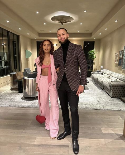 Ayesha Curry Style, Ayesha Curry Outfits, Ayesha And Steph Curry, Stephen Curry Ayesha Curry, Mother Style, The Curry Family, Lady Outfits, Stephen Curry Pictures, Ayesha Curry