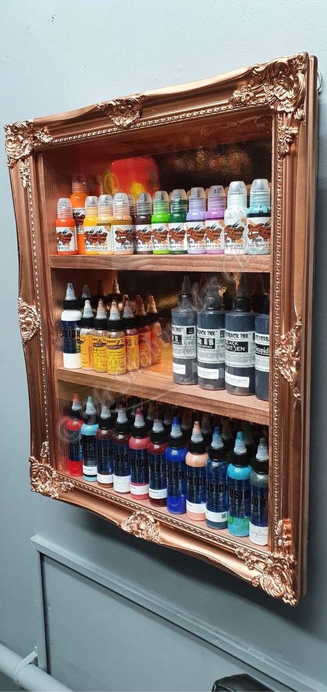 Tattoo Station Ideas, Tattoo Room Ideas, Tattoo Shop Interior, Tattoo Artist Tips, Tattoo Shop Decor, Tattoo Studio Interior, Salon Tattoo, Tattoo Studio Design, Tattoo Station