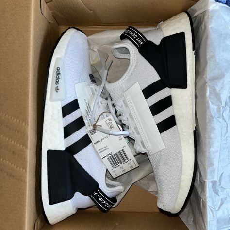 Brand New , Never Worn Black & White Adidas Nmd_r1.V2j Us Size 6 Uk Size 5 1/5 Black Nmd, Adidas Originals Shoes, Bold Shoes, Adidas Cloudfoam, Adidas Samba Og, Uniqlo Bags, Adidas Nmd R1, Adidas Originals Women, Adidas Originals Superstar