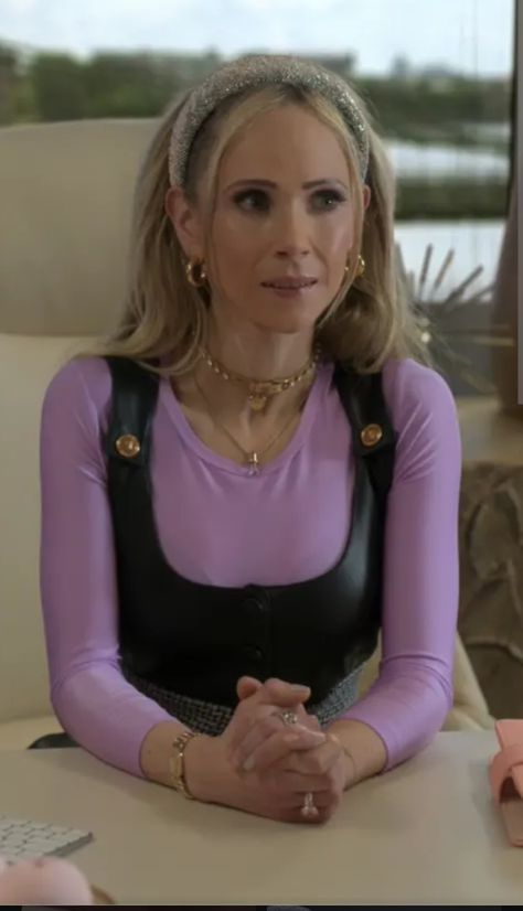 Keeley Jones, Juno Temple, Ted Lasso, New Year New Me, Movie Fashion, Juno, Hair Goals, Movies And Tv Shows, Work Outfit