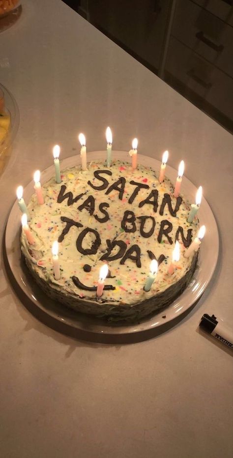 Loren Hale, Ugly Cakes, Cake Quotes, Funny Birthday Cakes, Idee Pasto, 18th Birthday Cake, Birthday Cakes For Women, Creative Birthday Cakes, A Birthday Cake