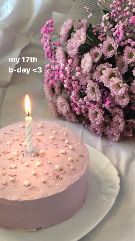 Birthday Cake Post Instagram, Ideas For Birthday Cakes For Women, Aesthetic Story Ideas Birthday, Its My Birthday Instagram Story Ideas 17, Birthday Poses With Flowers, 18th Birthday Story Instagram, Birthday Cake Instagram Stories, Pastel Pink Birthday Theme, Pink Birthday Cake With Flowers