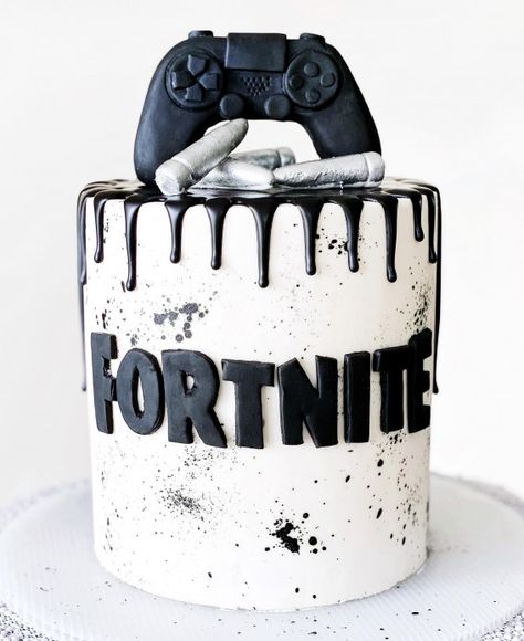 Fortnite cake, Fortnite cake ideas, Fortnite birthday cake, Fortnite-themed birthday cake, Fortnite-themed cake Fortnite Ice Cream Cake, Fornite Cakes Ideas, Fort Nite Cake Ideas, Birthday Cake 10 Boy, Simple Fortnite Cake, Gaming Theme Cake, Fortnite Cake For Boys, Gaming Birthday Cake, Boys Birthday Cakes Easy