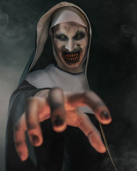 The Nun Artwork, Scary Nun Photoshoot, Gothic Horror Monsters, Conjuring Tattoo, Valak The Conjuring, Nun Scary, Horror Pic, The Nun Valak, Scary Nun