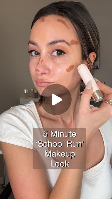 Rebecca Dutton - Pro Makeup Artist on Instagram: "Five minute makeup tutorial to look put together on the school run or if you’re just in a rush ☕️⌛️  Let me know what you guys think? Hope it helps 🤎  All products applied with a HF Cosmetics beauty sponge and HF24 Highlighter Brush   Key Products:  @lancomeofficial Renergie HON Anti Aging Cream @illamasqua eye colour pencil shade Honour  @fentybeauty Hella Thick Mascara @rarebeauty Bronzer shade Warm/Always Sunny - blend contour first then blend your concealer for best results.  @diorbeauty Forever Colour Correcting Concealer shade 3n as a foundation - a little goes a long way and it blends seamlessly.  @morphebrushes Sweetheart Lipliner  ⁣ .⁣ .⁣ .⁣ .⁣ .⁣ #speedymakeuptutorial #mummakeup #speedymakeup #mummakeuptips #makeupbyme #promuatip What To Apply First In Makeup, Makeup Highlighter How To Apply, How To Highlight Your Face, Cheer Makeup High School, Where To Put Highlighter, Foundation Application Tutorial, Colour Correcting Concealer, Bronzer Tutorial, Five Minute Makeup