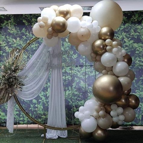 Circle Backdrop With Drapes And Balloons, Round Balloon Arch With Drapes, 15th Birthday Decorations, Wedding Decorations Diy Centerpiece, Crystal Room Decor, 32nd Birthday, 18th Birthday Decorations, Circle Backdrop, First Communion Decorations