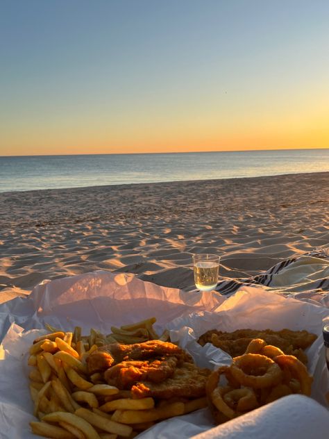 #aestheticsunset #beach #cutesunset Fish And Chips Aesthetic Beach, Fish And Chips On The Beach, Romanticizing Running, 20th Bday, Summer Roadtrip, Fast Meals, Dream Dates, Caravan Holiday, Emily Henry