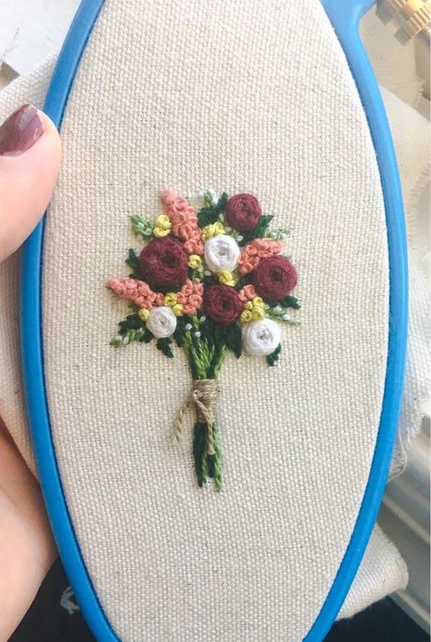 My first bouquet for a very special woman Embroidery Flowers Pattern, Art Drawings Simple, Embroidery Flowers, Flower Patterns, Flowers Bouquet, Hand Embroidery, Embroidery Designs, Art Drawings, Embroidery