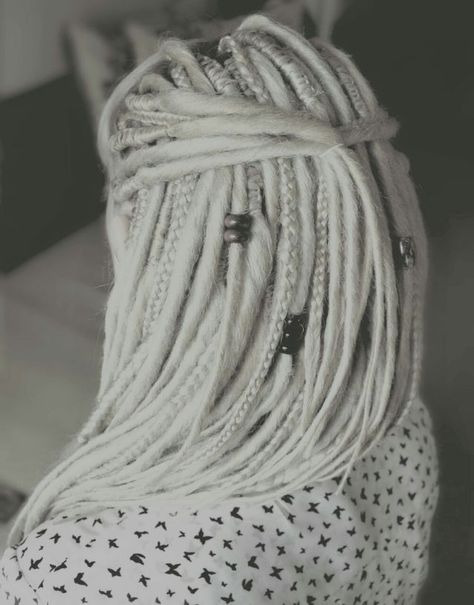 Evamore Dreadlocks: Photo White Dreadlocks, White Dreads, Dread Braids, Wool Dreads, Dreads Girl, Beautiful Dreadlocks, Hippie Hair, Synthetic Dreadlocks, Dreads Styles