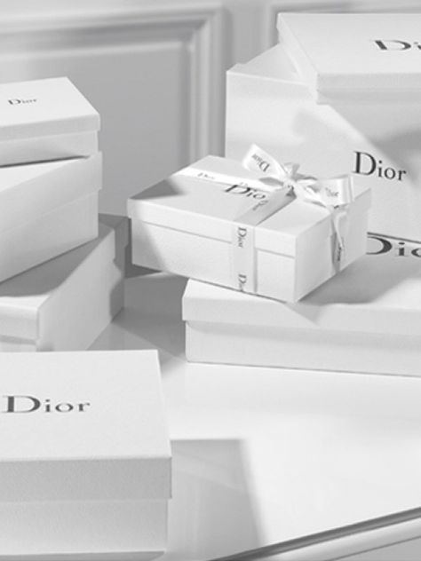 Dior Packaging, Dior Shop, Colour Background, Gift Luxury, Fashion Packaging, Box Packaging Design, Packaging Gift, Luxury Packaging, Cosmetic Packaging