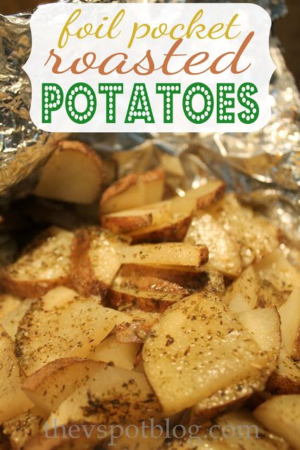 Oven Foil Packets, Grilling Recipes Foil Packets, Birthday Bonfire, Foil Potatoes, Foil Recipes, Bonfire Food, Grilled Foil Packets, Herb Potatoes, Potato Packets