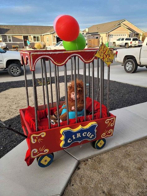 Circus Theme Golf Cart, Circus Wagon Halloween, Circus Theme Float, Trunk Or Treat Clown Theme, Carnival Themed Trunk Or Treat, Circus Parade Float, Circus Theme Parade Float, Circus Parade Float Ideas, Trunk Or Treat Circus Theme