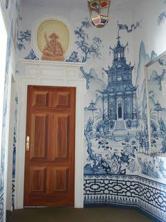 the style saloniste: Beautiful Obsession: California decorative artist Michael Dute in Berlin Chinoiserie Mural, Blue And White Wallpaper, Blue And White Chinoiserie, The Enchanted Home, Blue White Decor, Enchanted Home, Chinoiserie Wallpaper, Chinoiserie Chic, Asian Decor