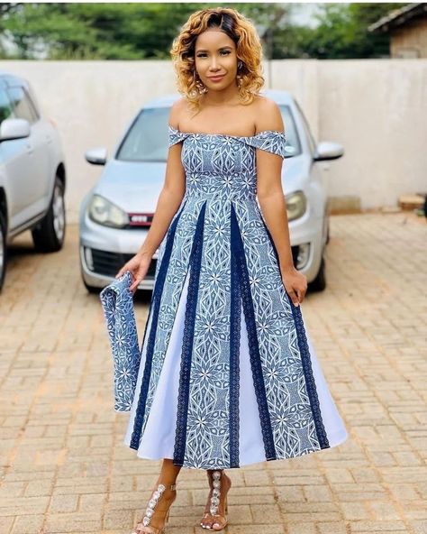 Ya e nngwe ya di-dress tse molemo. Ke eng maikutlo a lona? 👗✨ #bestdresses #fashion #tswana #tswanabride #shweshwe #tsonga Modern Tswana Traditional Dresses, Isishweshwe Dresses, Tswana Bride, Tsonga Traditional Attire, Tswana Traditional Attire, Setswana Traditional Dresses, Lobola Outfits, Tswana Traditional Wedding Dresses, Tswana Traditional Dresses