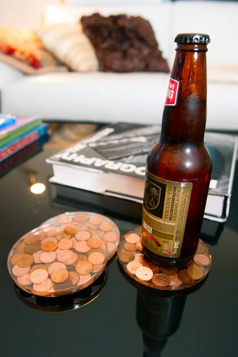 Pennies Crafts, Penny Crafts, Diy Resin Coasters, Coin Art, Diy Bricolage, Mold Release, Epoxy Resin Crafts, Diy Coasters, Diy Resin Art