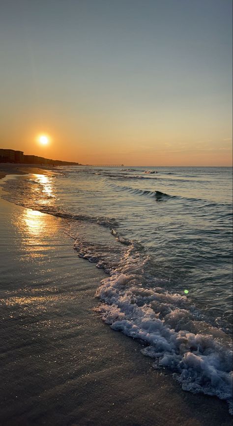 Early morning beach views Early Morning Beach Aesthetic, Morning Beach Pictures, Morning Sunrise Beach, Early Morning Beach, Morning Beach, Beach Art Painting, Beach Views, Marina Beach, Morning Walks