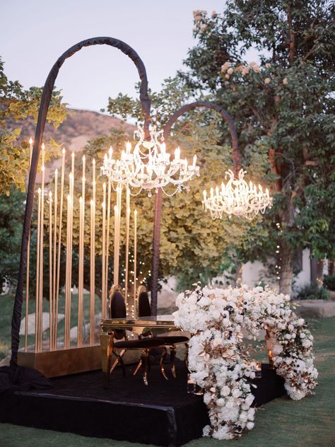 Outdoor Ranch Wedding, Eddie Zaratsian, Black Gold Decor, Tall Floral Arrangements, Hummingbird Nest, Glam Modern, Romantic Weekend Getaways, Wedding Design Decoration, Gold Wedding Decorations