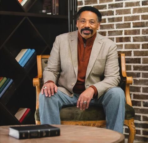 Tony Evans Net Worth – Income, Age, Books, Career, Biography, Lifestyle, Books, and more. Lifestyle Books, Tony Evans, 10 Million, Motivational Speaker, Net Worth, Men's Blazer, Speaker, Suit Jacket, Career