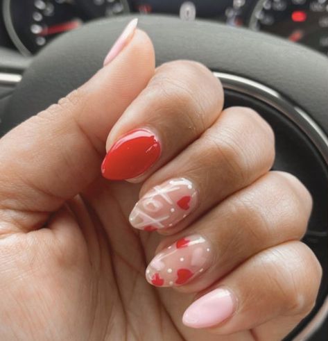 Vday Nail Inspo Almond, Short Round Nails Valentines, Short Nails Inspiration Valentines Day, Dainty Valentines Day Nails, Cute V Day Nails, Valentine Day Nails Almond, Squoval Valentine Nails, Short Valentines Acrylics, Valentines Builder Gel Nails