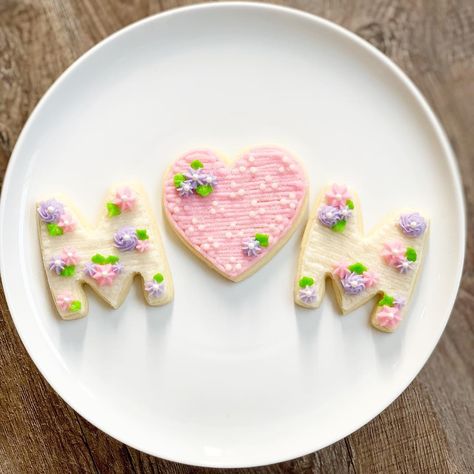 Buttercream Cookies, Mother's Day Theme, Messy Kitchen, Bakery Business, Cookies Decorated, Asian Cooking, Cookie Designs, Decorated Cookies, A Mother