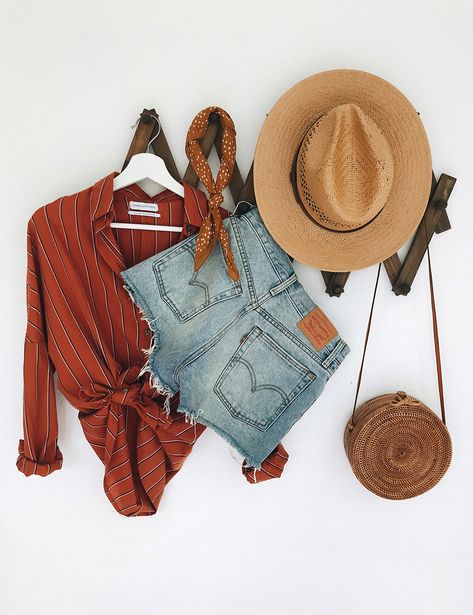 LivvyLand Instagram Roundup | 20 Best Summer Outfits Hipster Summer Outfits, Rust Outfit, Hipster Outfits Spring, 40 Year Old Women, Hipster Summer, Millennials Fashion, Dresses Casual Fall, Cool Summer Outfits, Grunge Look