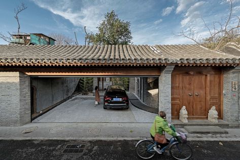 Bamboo Home, Chinese Courtyard, Types Of Bricks, Modern Courtyard, Chinese House, Front Courtyard, Internal Courtyard, Building Roof, Glass Brick