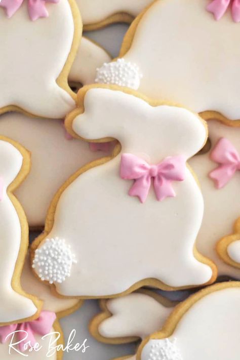 Bunny Biscuits Easter, Bunny Food Easter, Easter Biscuits Decorated, Easter Cookies Decorated Ideas, Spring Cookies Decorated, Easter Cookies Ideas, Easter Decorated Cookies, Easter Cookie Ideas, Easter Cookies Decorated