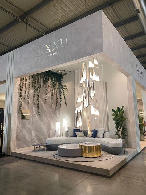 Luxury Furniture Showroom, Furniture Store Interior, Interior Design Exhibition, Furniture Store Design, Vitrine Design, Luxxu Modern Design Living, Showroom Decor, Exhibition Stall Design, Luxury Furniture Stores