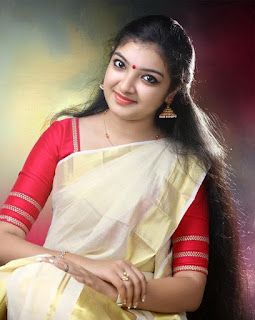 Free Christian Matrimonial: Kerala girl Set Saree Kerala, Kerala Traditional Saree, Malavika Nair, Kerala Saree Blouse, Kerala Saree Blouse Designs, Kerala Saree, Set Saree, Glamorous Makeup, Style Hair