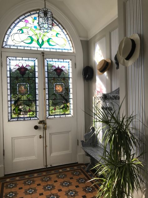 Cornwall House Interiors, Old Townhouse Interior, Colorful Victorian House Interior, 1920s Victorian House, Victorian House Entrance, Victorian House Inspiration, Stained Glass Hallway, Victorian House Exteriors, Stain Glass In House