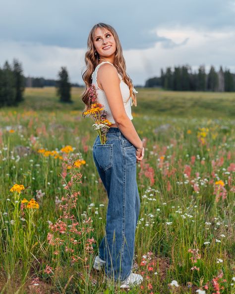 Yes. I know it’s technically fall now. But I NEEDED to share these gorgeous wildflower senior pics with Makaila 😍🤌🏻 Fall senior pics are coming soon, I promise 🍂✨ Currently booking class of 2025 & 2026 seniors! Fall Senior Pics, Class Of 2025, Fall Senior Pictures, Senior Pics, I Know It, Senior Photos, Senior Pictures, Picture Ideas, I Promise