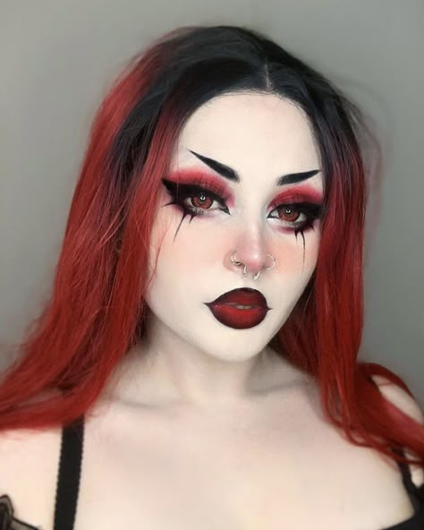 Maquillage Goth, Demon Makeup, Goth Eye Makeup, Drag Make-up, Vampire Makeup, Punk Makeup, Witch Makeup, Graphic Makeup, Rave Makeup