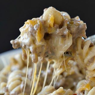 Cheesy Ground Beef Pasta - Great Grub, Delicious Treats Hamburger Pasta Recipes, Cheesy Ground Beef Pasta, Cheesy Ground Beef, Ground Beef Pasta Recipes, Beef Pasta Recipes, Pastas Recipes, Ground Beef Pasta, Beef Pasta, Diner Recept