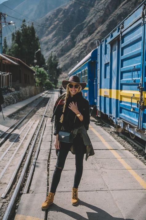 Peru Outfits Style, Peru Hiking Outfit, South America Travel Outfit, Macchu Picchu Outfit, Peru Outfits Travel, Cuzco Peru Outfit, Cusco Peru Outfit, Machu Pichu Outfits, Outfits Cusco Peru