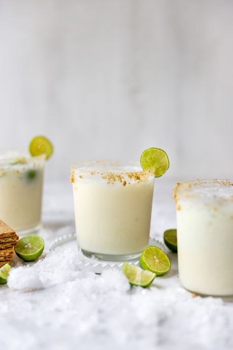 Lime Cocktail Recipes, Lime Juice Recipes, Key Lime Margarita, Lime Margarita Recipe, Key Lime Juice, Lime Margarita, Lime Recipes, Bare Minimum, Cocktail Recipes Easy