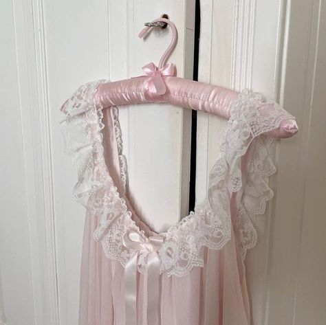 Coquette Clothes, Little Miss Perfect, In The Pale Moonlight, The Cardigans, Princess Core, Briar Rose, Pink Girly Things, Princess Aesthetic, Blogger Girl